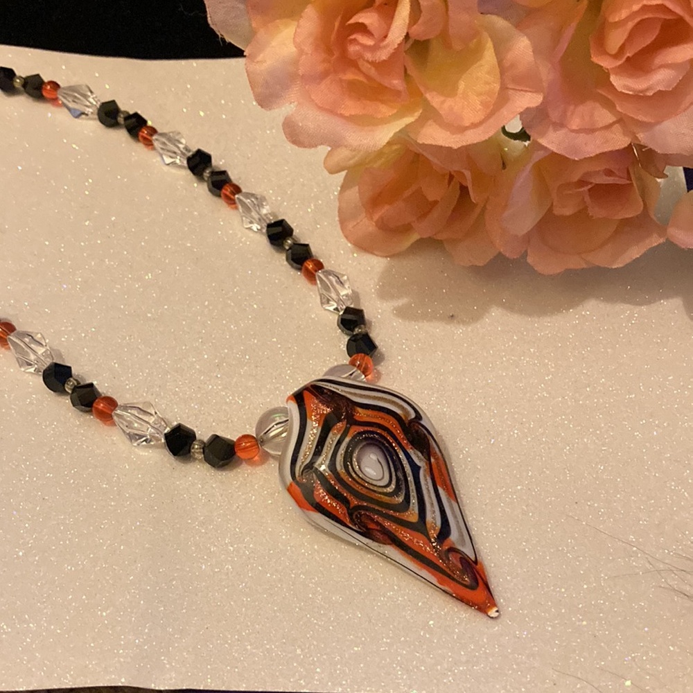 🆕 WOW! VERY DRAMATIC NECKLACE HANDCRAFTED IN GLASS AND CRYSTALS